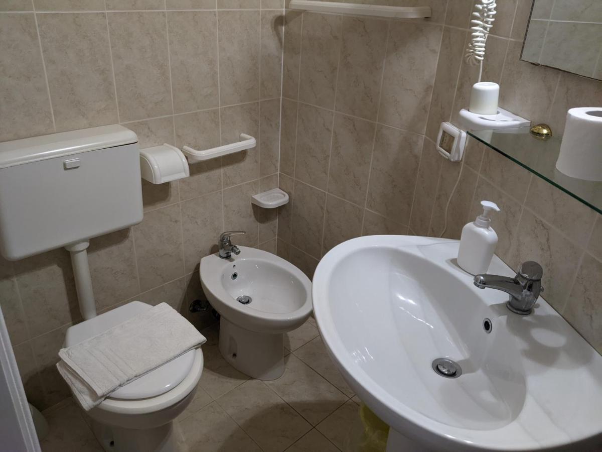 Albergo Casa Del Turista Torre dell'Orso Zewnętrze zdjęcie